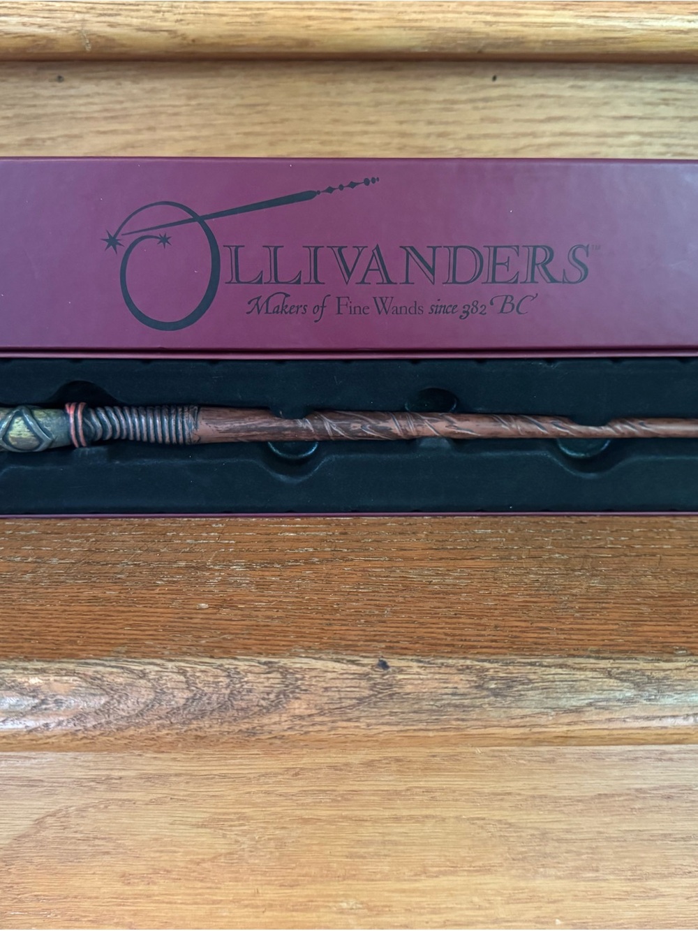 Ollivanders Display Wand in Brown with Burgundy Box